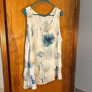 SHEIN Blue and White Floral Tank Top